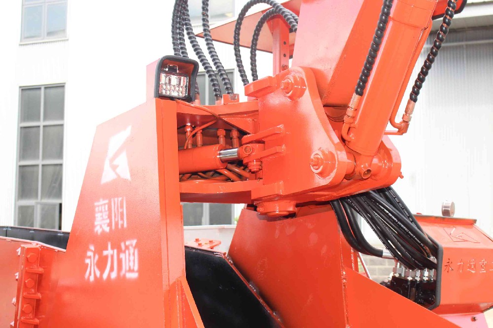 永力通扒渣機在水利工程中的應用案例
