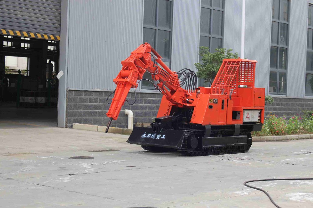 從礦區(qū)到施工現(xiàn)場扒渣機到底有多萬能