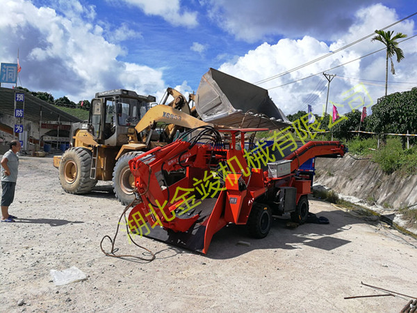 輪胎皮帶扒渣機 1-22-1輪式扒渣機.jpg