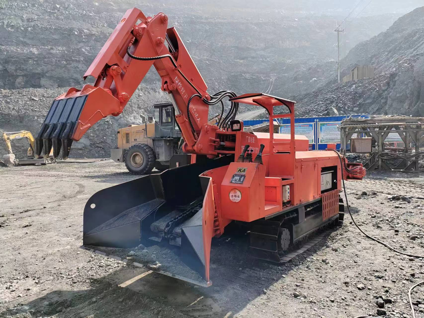 履帶式扒渣機80